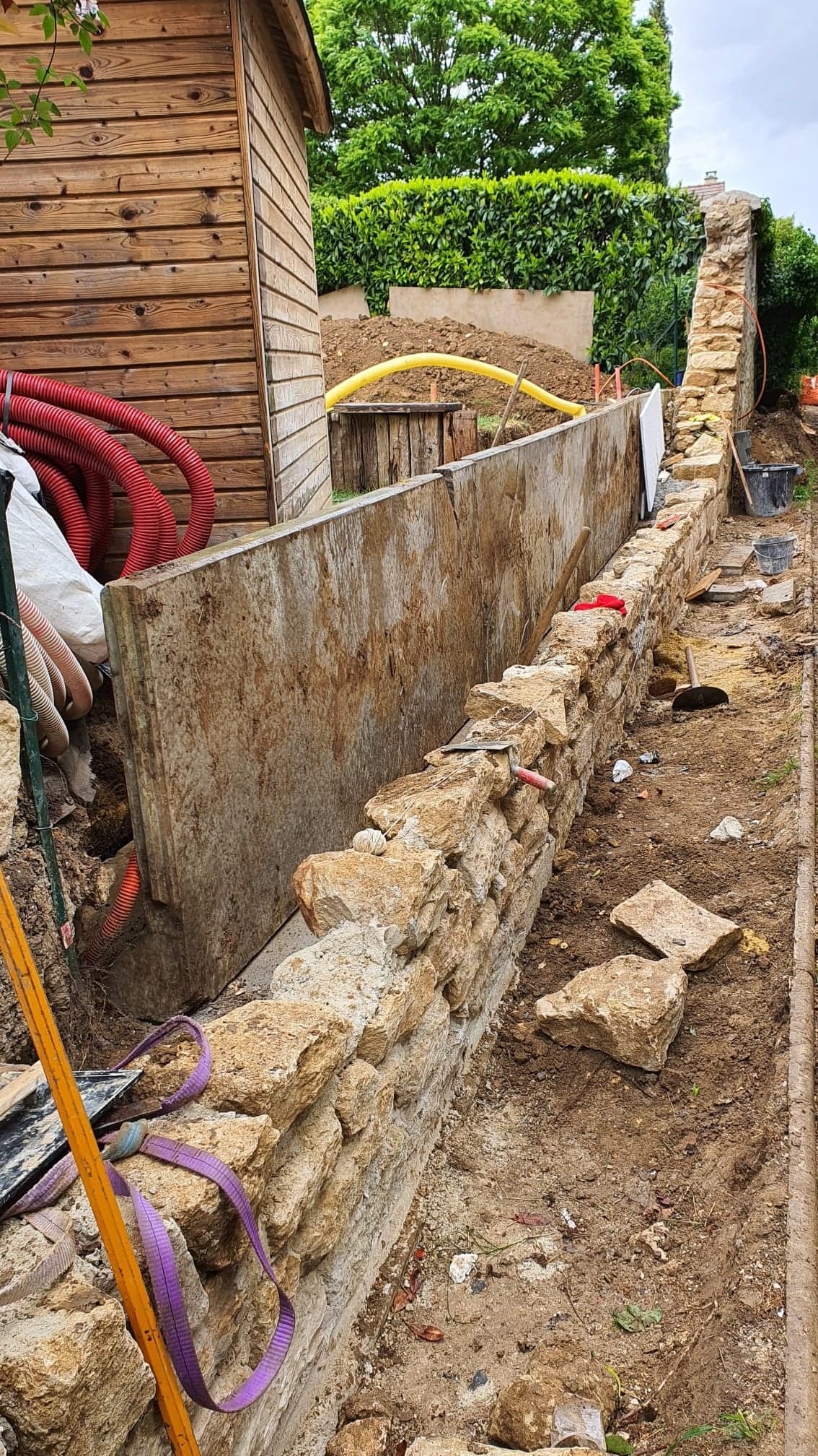 Mur en limousinerie — chantier en cours