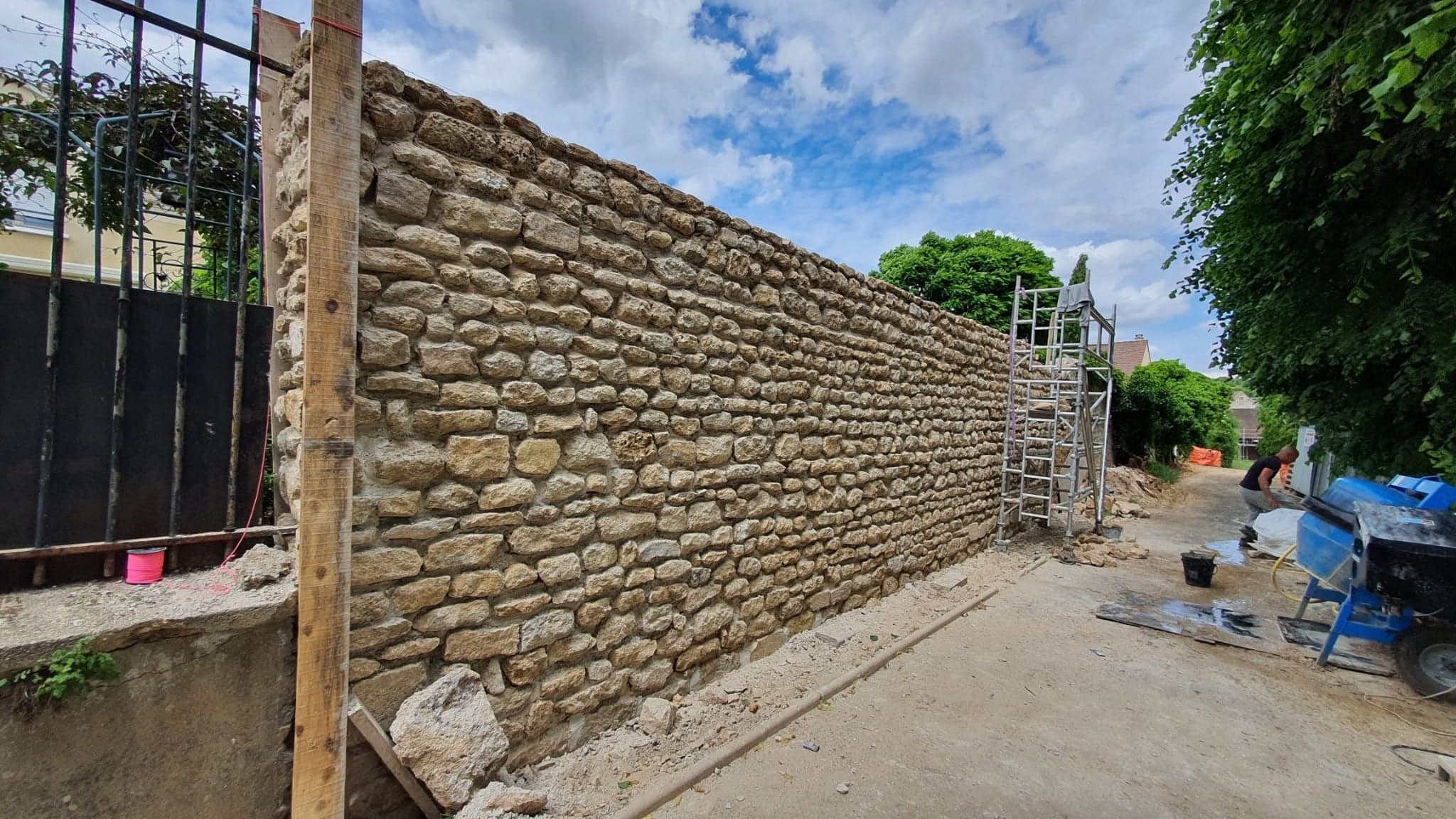 Mur en limousinerie — chantier en cours