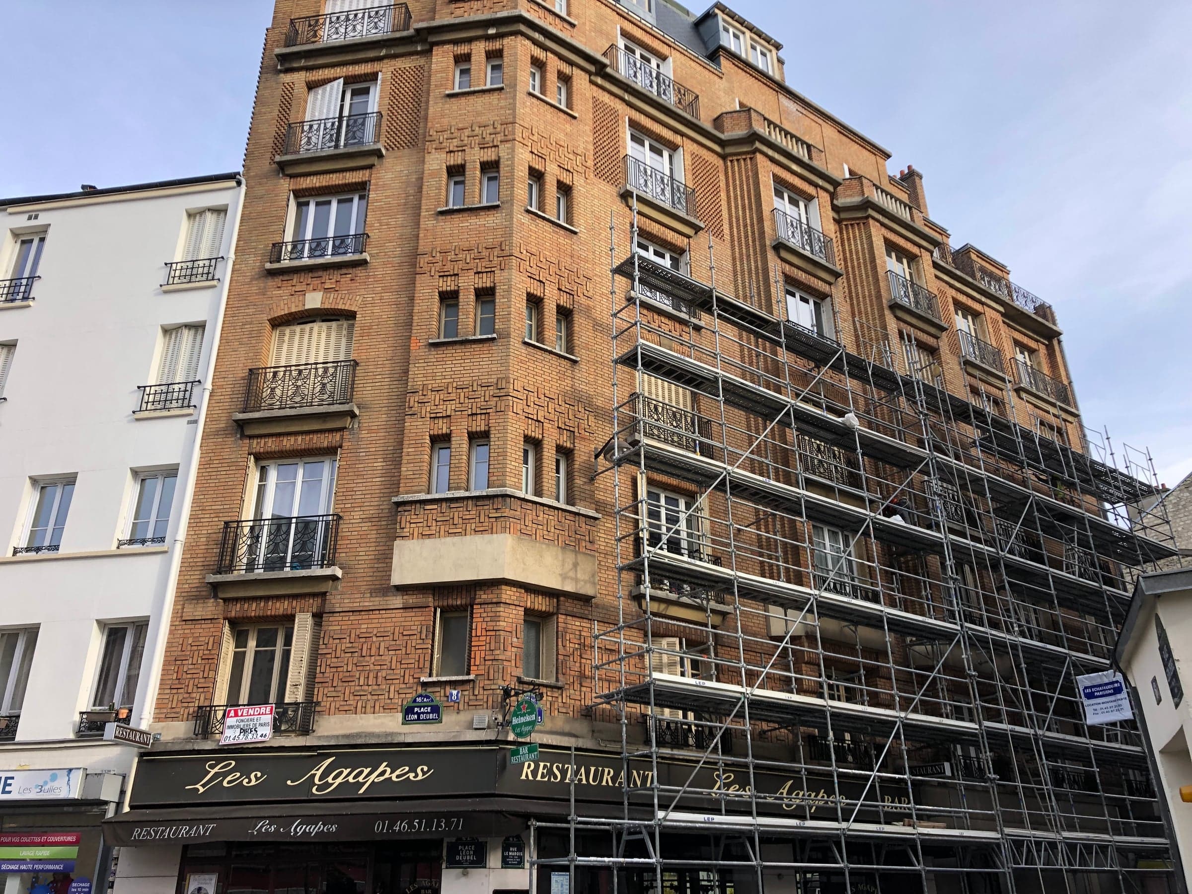 Ravalement de façade en brique au 22 rue le Marois — avant travaux